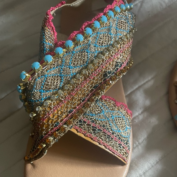 Brand new sandals!! - Picture 1 of 3
